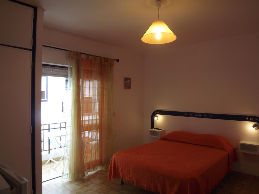 ホテル Residencia Laranjeira オデセイシェ 部屋 写真